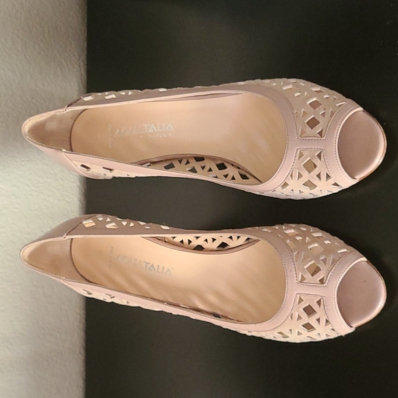 Aquatalia by Marvin K Italian Heels. Vero Cuoio. - Picture 2 of 4